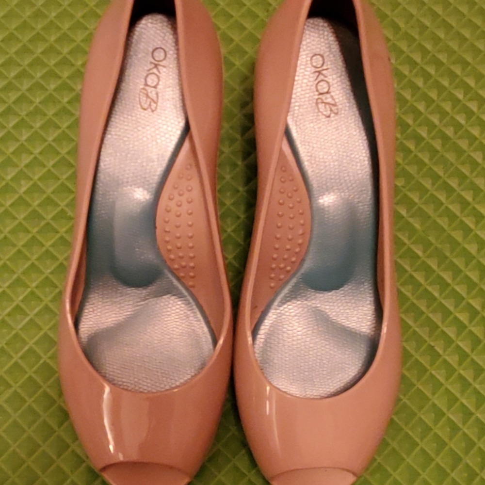 Oka-B Camel Emery Peep Toe Heels